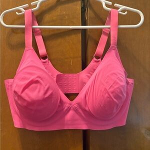 🥳Aerie Pink Smoothez Plunge Bra with Lightly Padded Cups